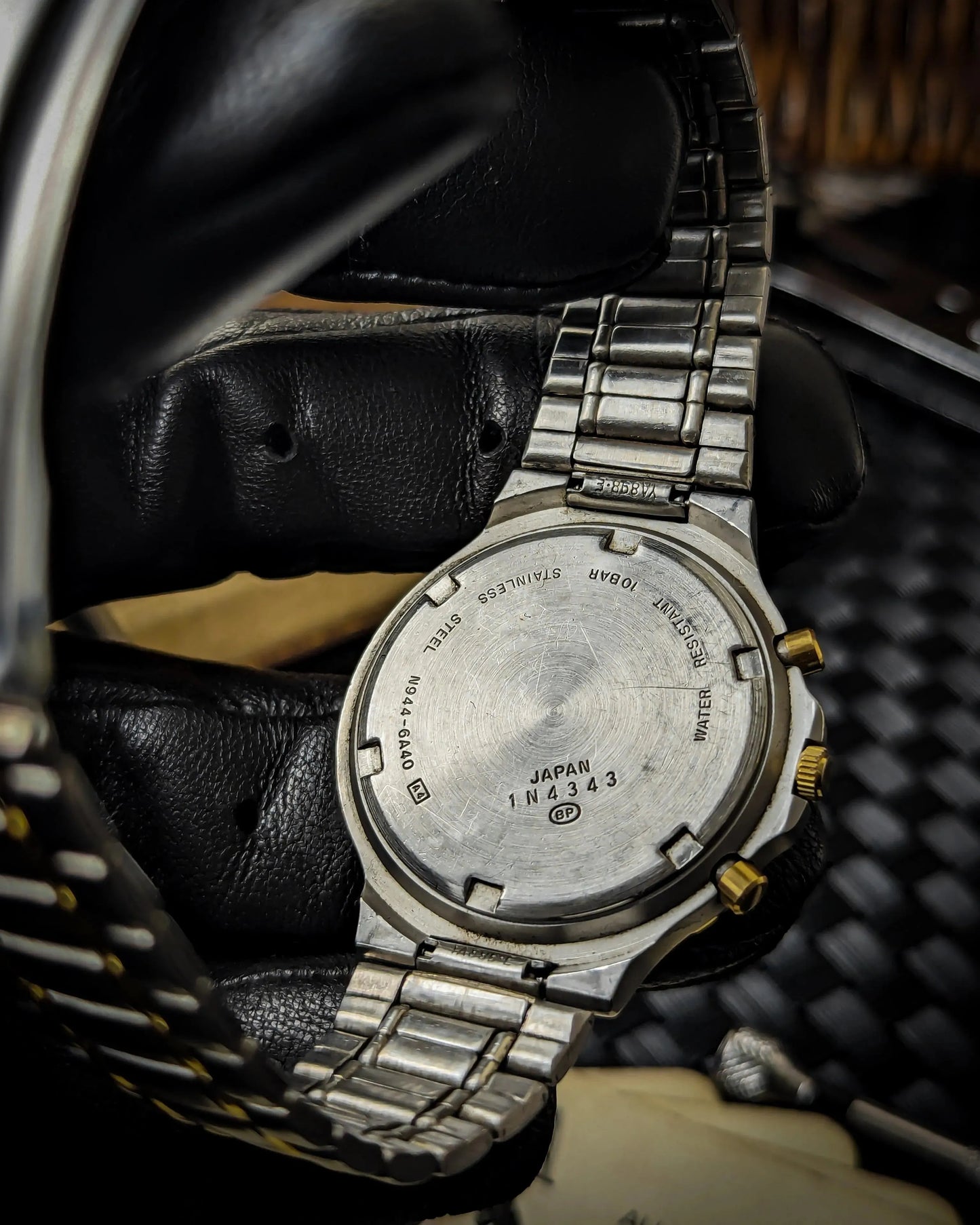 0045SeikoCaribAlba-Gold_BlackTwoToneDial-N944-6A40-Chronograph_Alarm-Cal.944A-1990_sJDM_10 - Veteran Times Int