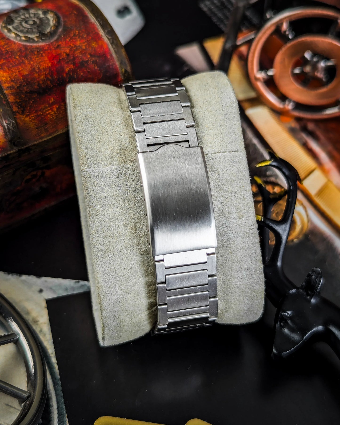 Seiko Quartz QT - 3802-7110