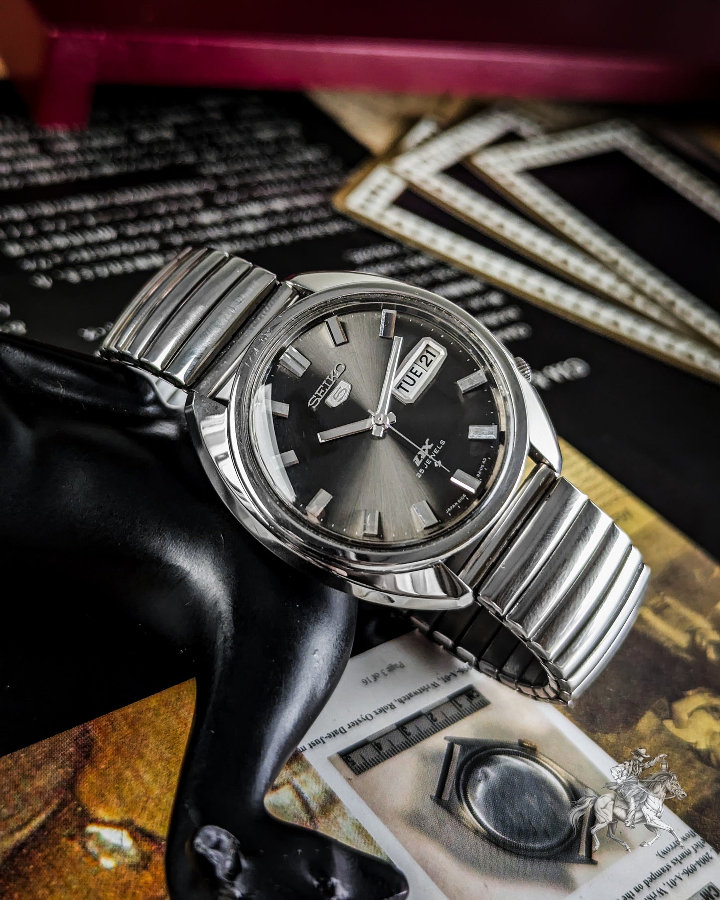 Seiko 5 Deluxe - 6106-8131