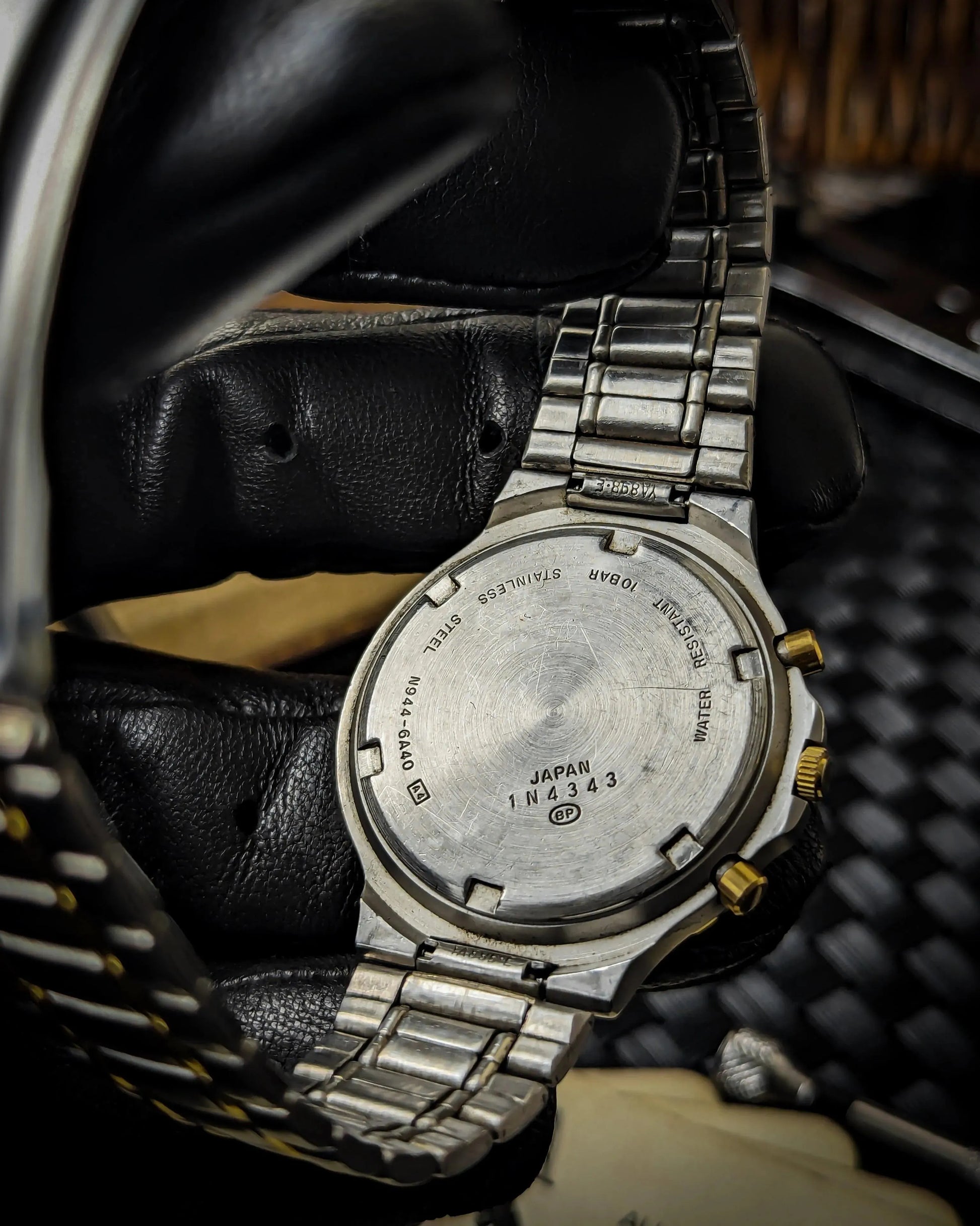 0045SeikoCaribAlba-Gold_BlackTwoToneDial-N944-6A40-Chronograph_Alarm-Cal.944A-1990_sJDM_10 - Veteran Times Int