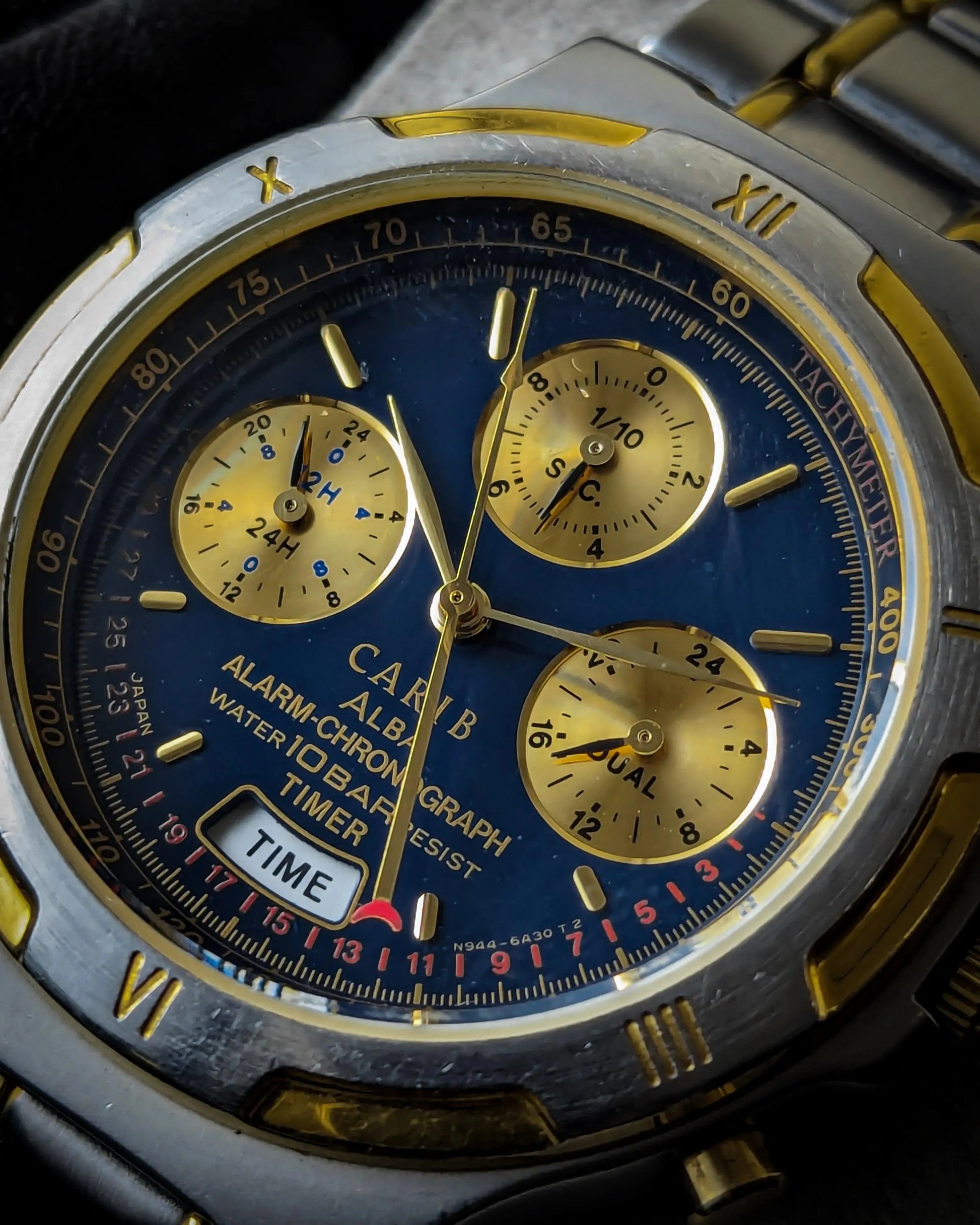 0045SeikoCaribAlba-Gold_BlackTwoToneDial-N944-6A40-Chronograph_Alarm-Cal.944A-1990_sJDM_8 - Veteran Times Int