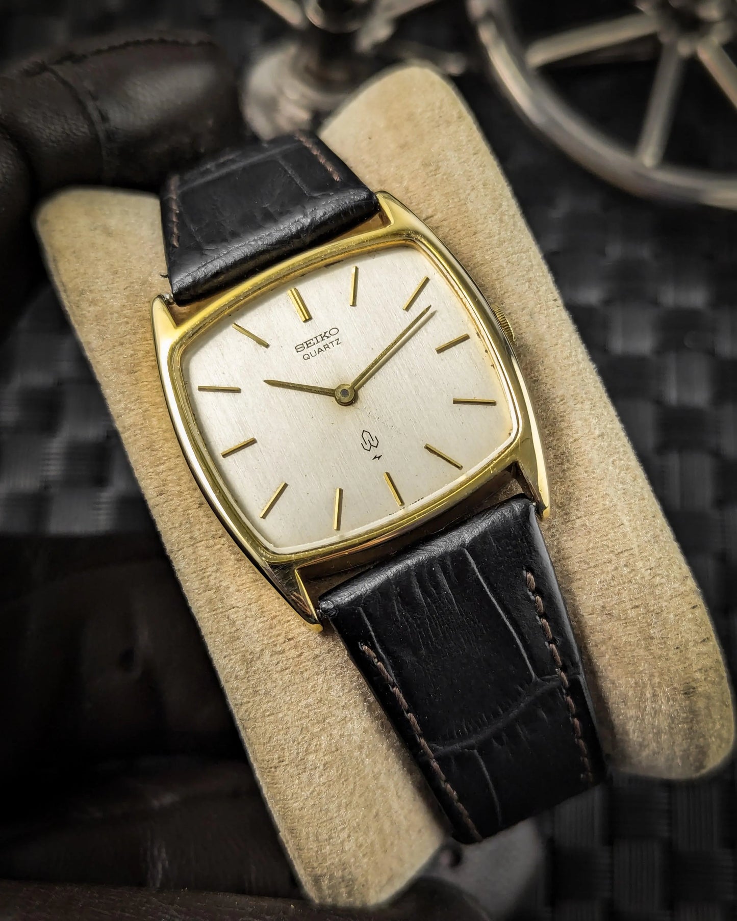 0062SeikoQuartz-43-5170-DressWatch-1970_sJDM_3 - Veteran Times Int