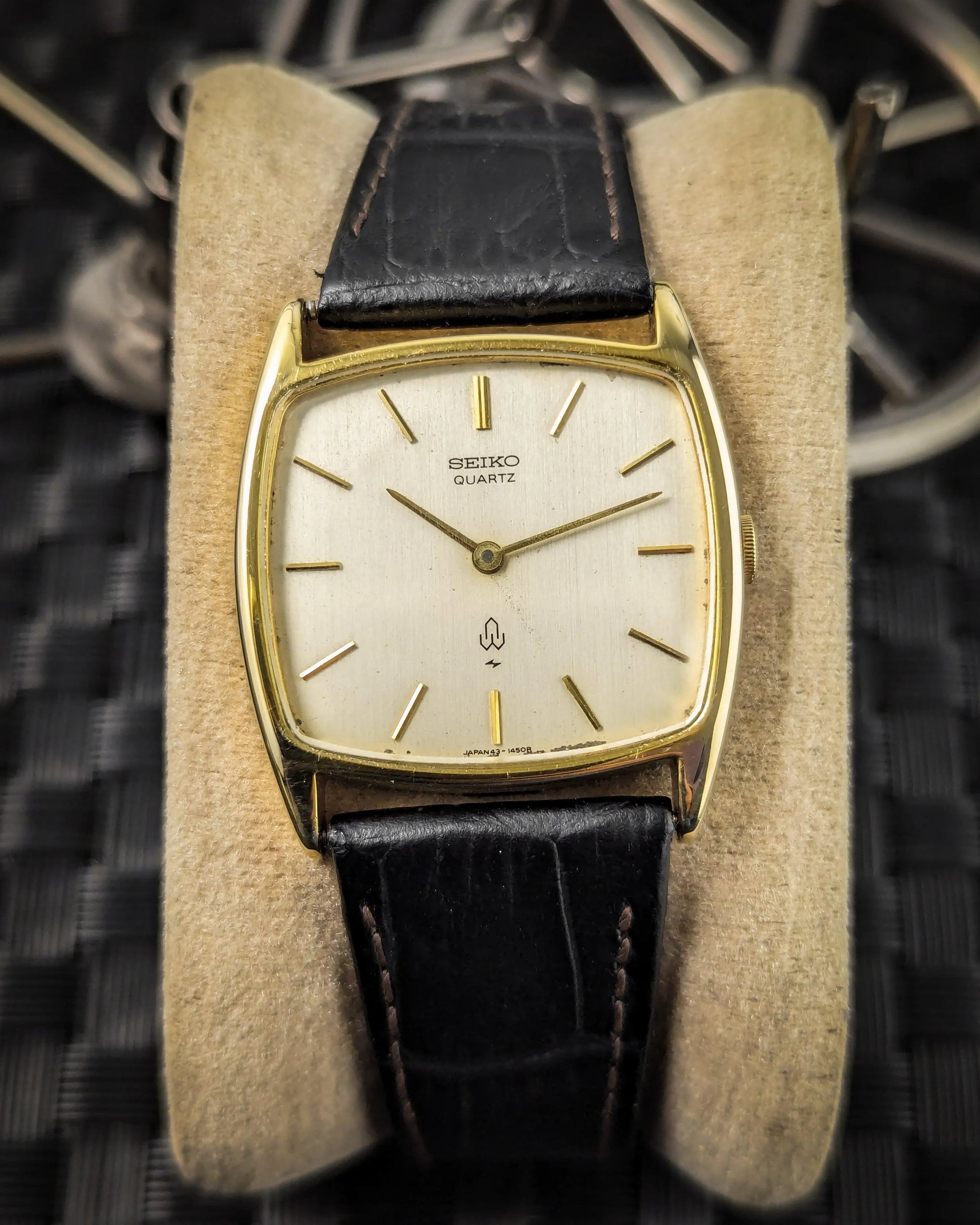 0062SeikoQuartz-43-5170-DressWatch-1970_sJDM_5 - Veteran Times Int