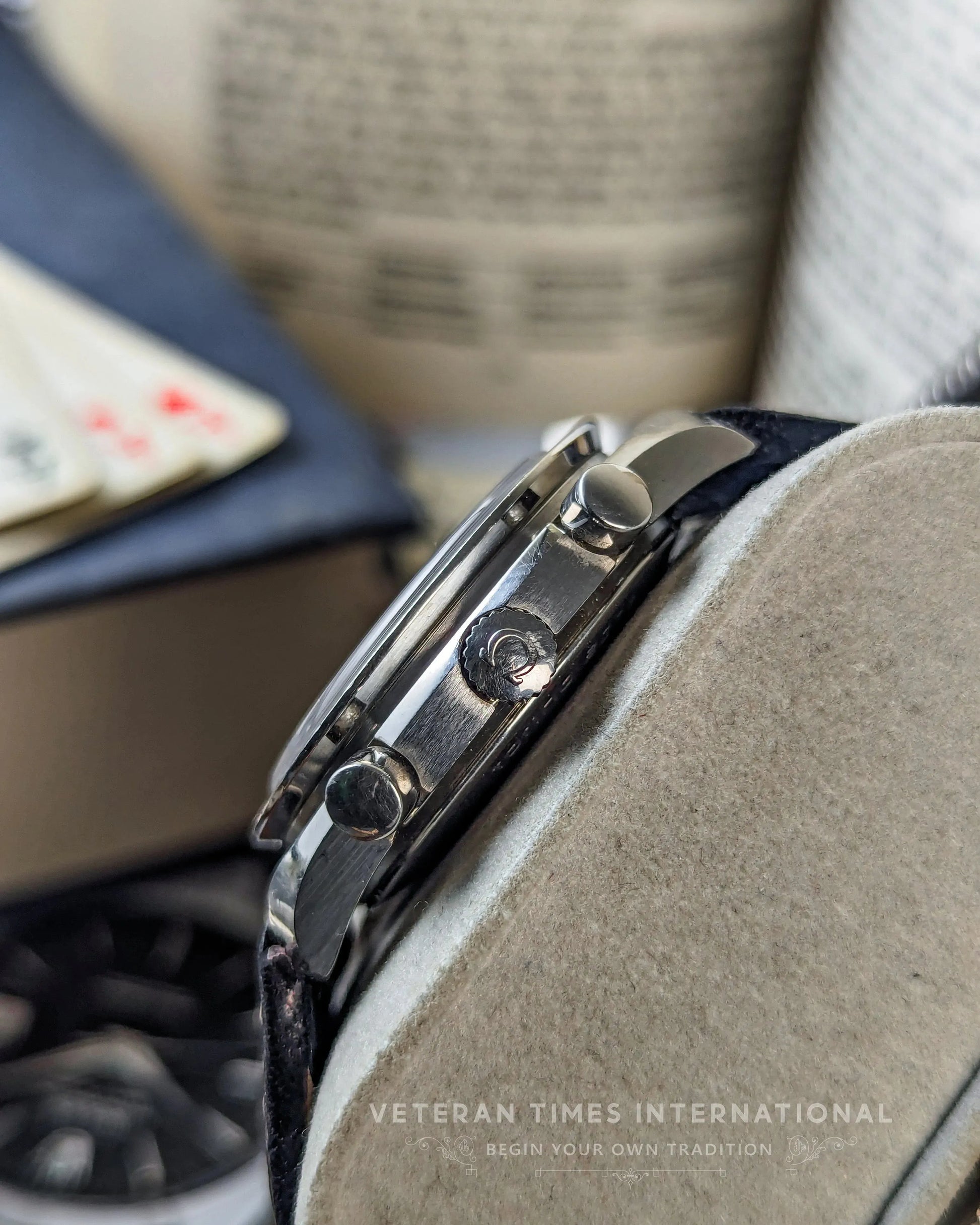 0163_Omega_Speedmaster_-_Torino_Olympics_-_Automatic_Cal.3220A_-_Limited_Edition_-_2006_Swiss5 - Veteran Times Int
