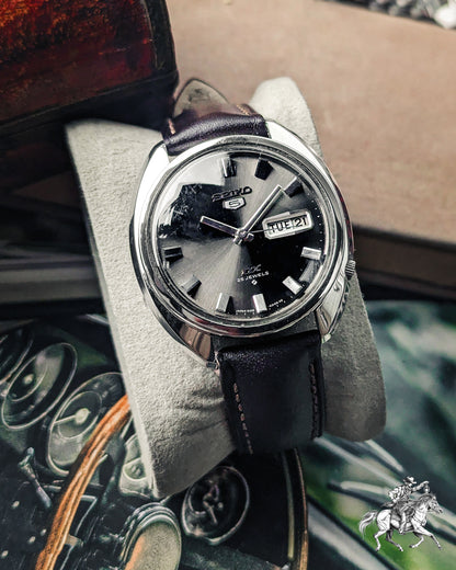 Seiko 5 Deluxe - 6106-8131