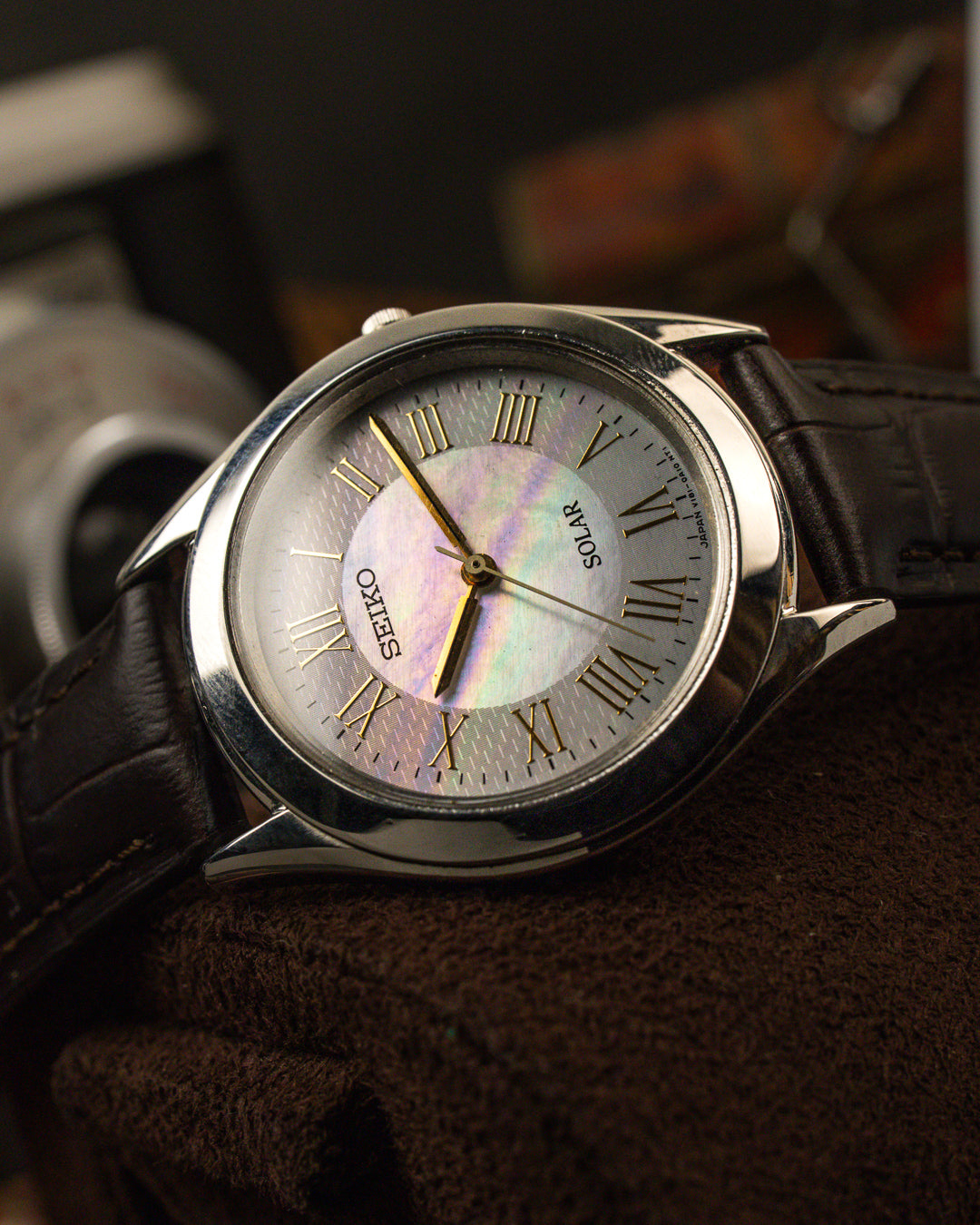 Seiko - Solar Mother of Pearl Roman Dial - V181-0A10