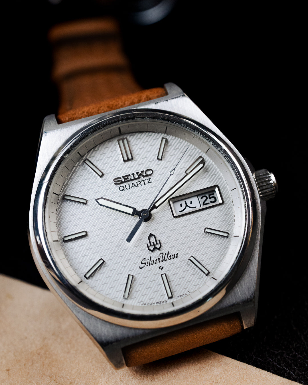 Seiko - SilverWave Textured Dial Screw-Down Crown - 8229-700A