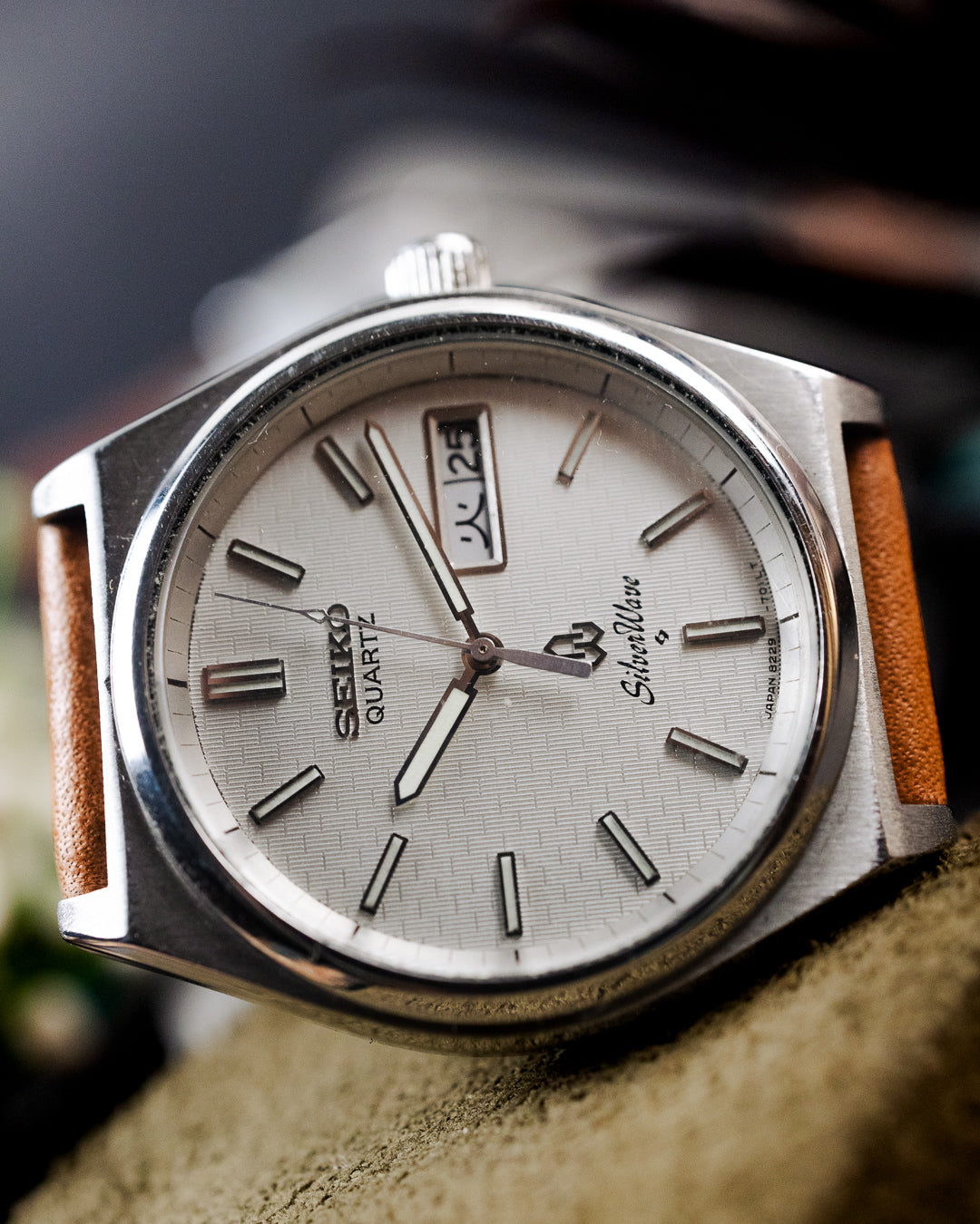 Seiko - SilverWave Textured Dial Screw-Down Crown - 8229-700A