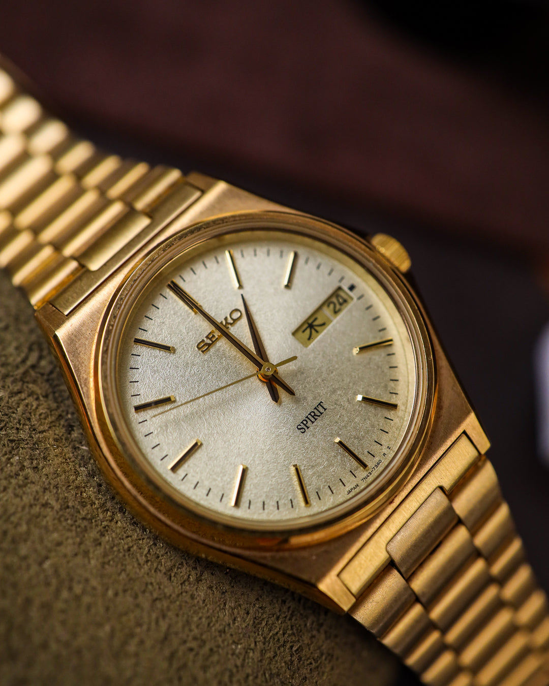 Seiko - Spirit Frosted Champagne Dial Gilt Integrated - 7N43-7180