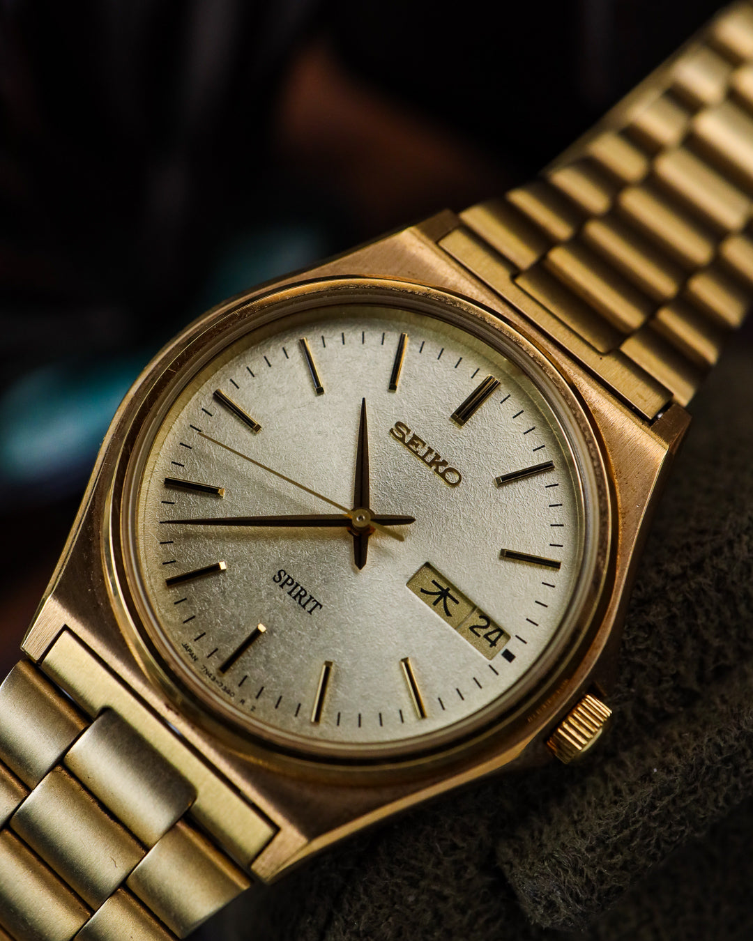 Seiko - Spirit Frosted Champagne Dial Gilt Integrated - 7N43-7180