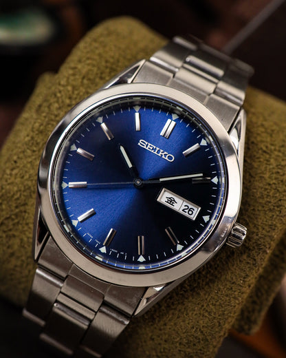Seiko - Midnight Sunburst Blue Explorer Dial - 7N43-9080