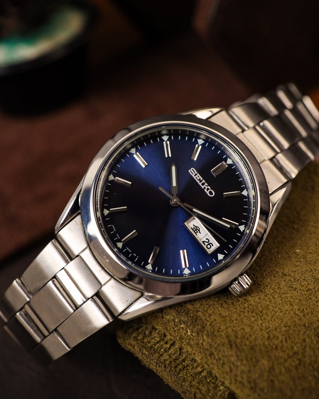 Seiko - Midnight Sunburst Blue Explorer Dial - 7N43-9080
