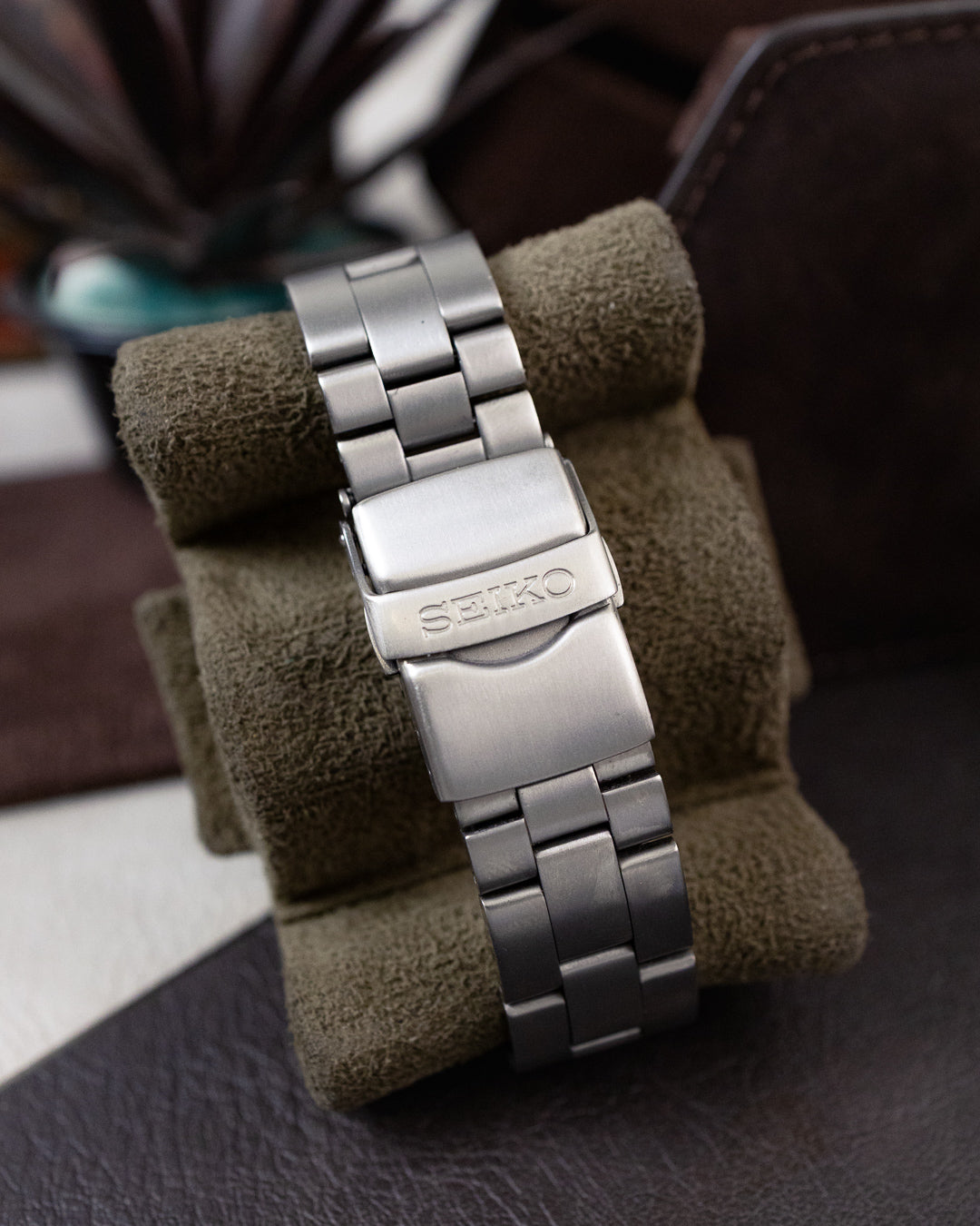 Seiko - Perpetual Calendar Titanium "Alien" Tsunami Medallion - 8F32-0049