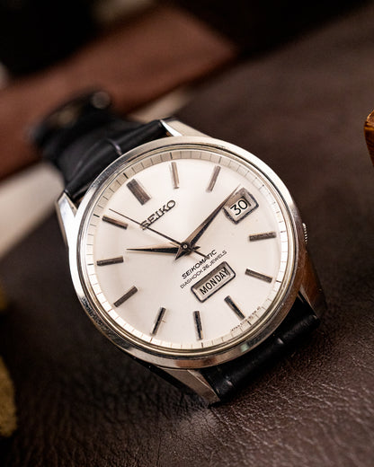 Seiko - Seikomatic Diashock 26 Jewels Dolphin Caseback - 6206-8040
