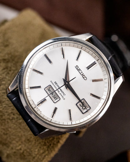 Seiko - Seikomatic Diashock 26 Jewels Dolphin Caseback - 6206-8040