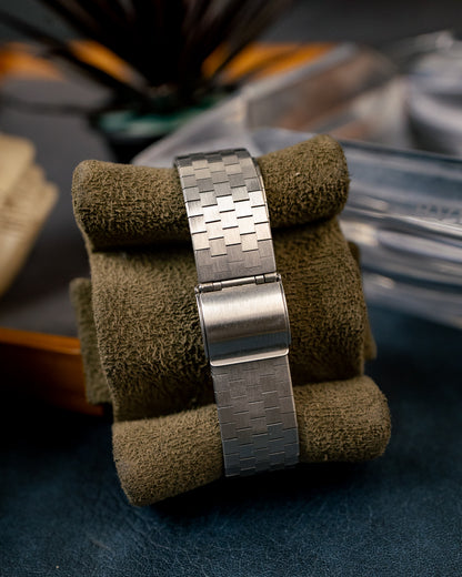 Seiko - Quartz QT Crosshatch Linen Dial Cushion Tank - 0823-5020