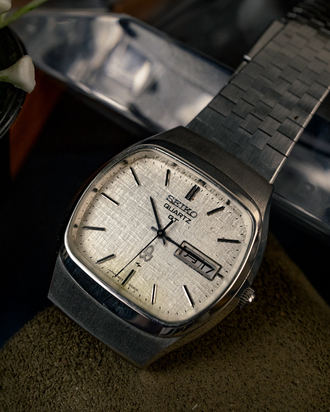 Seiko - Quartz QT Crosshatch Linen Dial Cushion Tank - 0823-5020