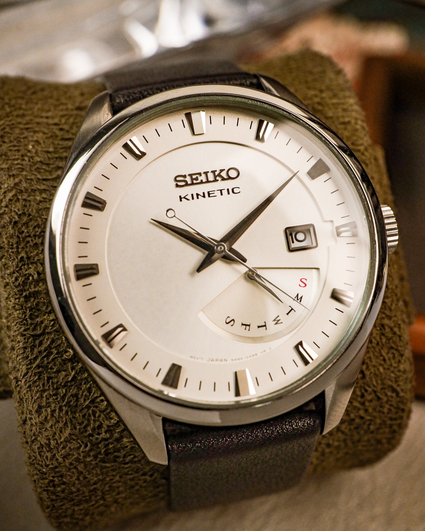 Seiko - Kinetic Retrograde Day-Date - 5M84-0AB0