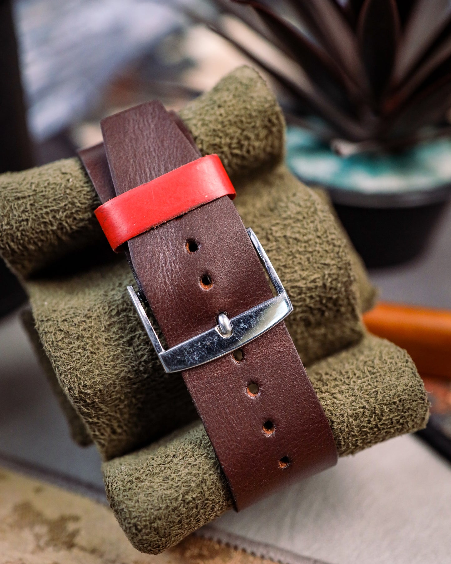 Omax - Spaceman Automatic Red Shield - 1970s Swiss