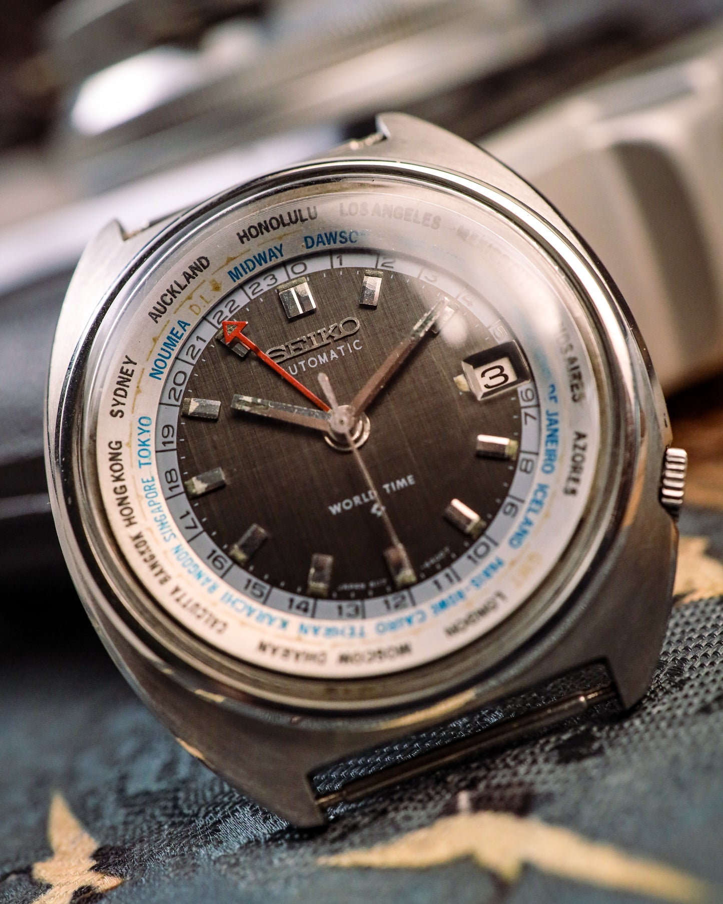 Seiko - World Time Automatic Linen Dial - 6117-6400