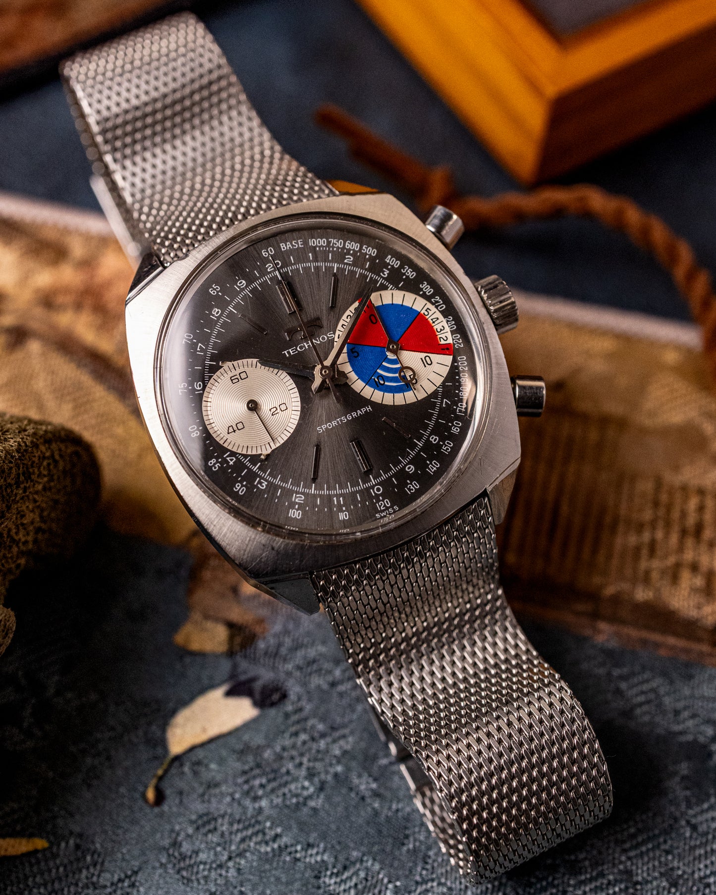 Technos - Sportsgraph - 1970s Chronograph Style