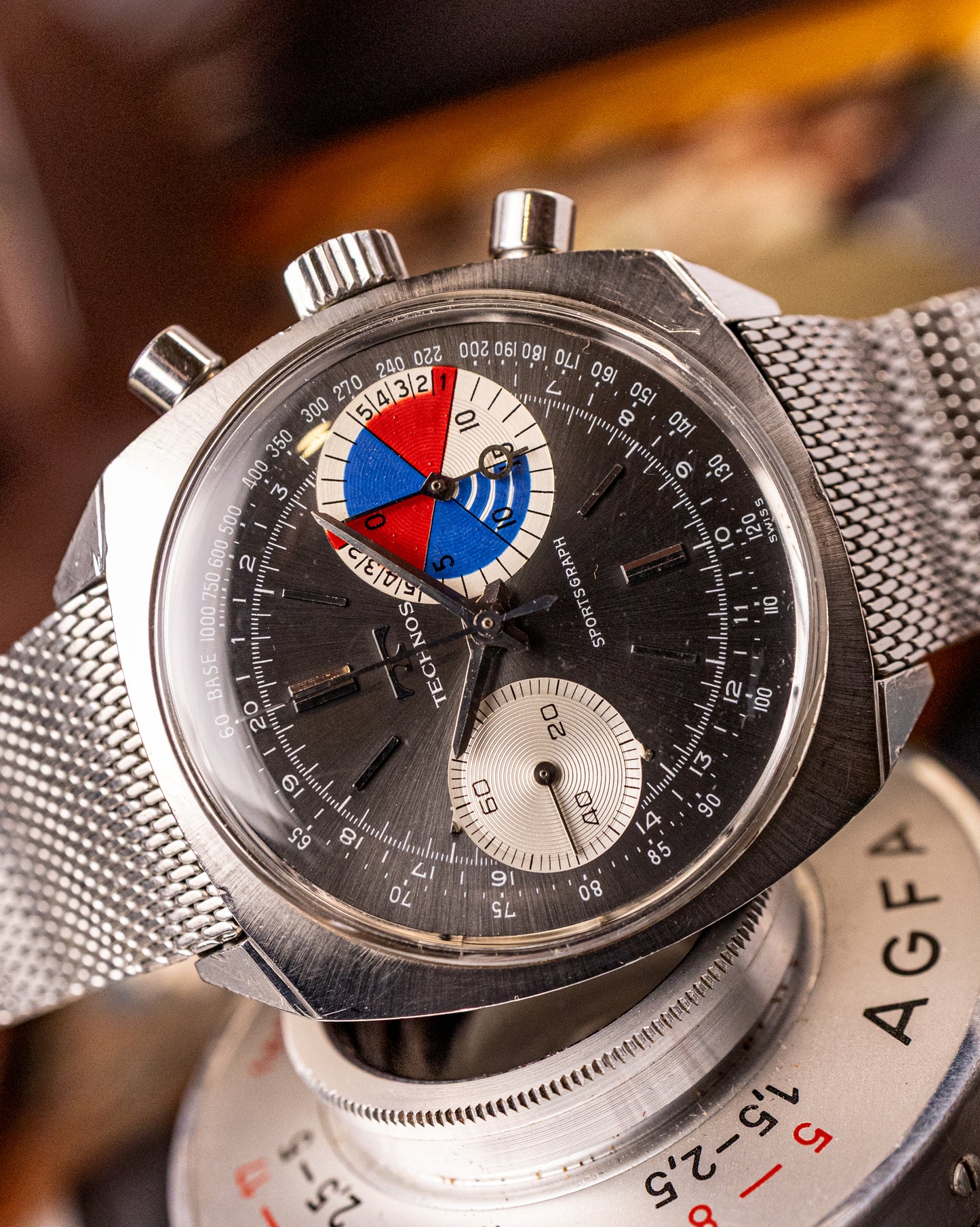 Technos - Sportsgraph - 1970s Chronograph Style