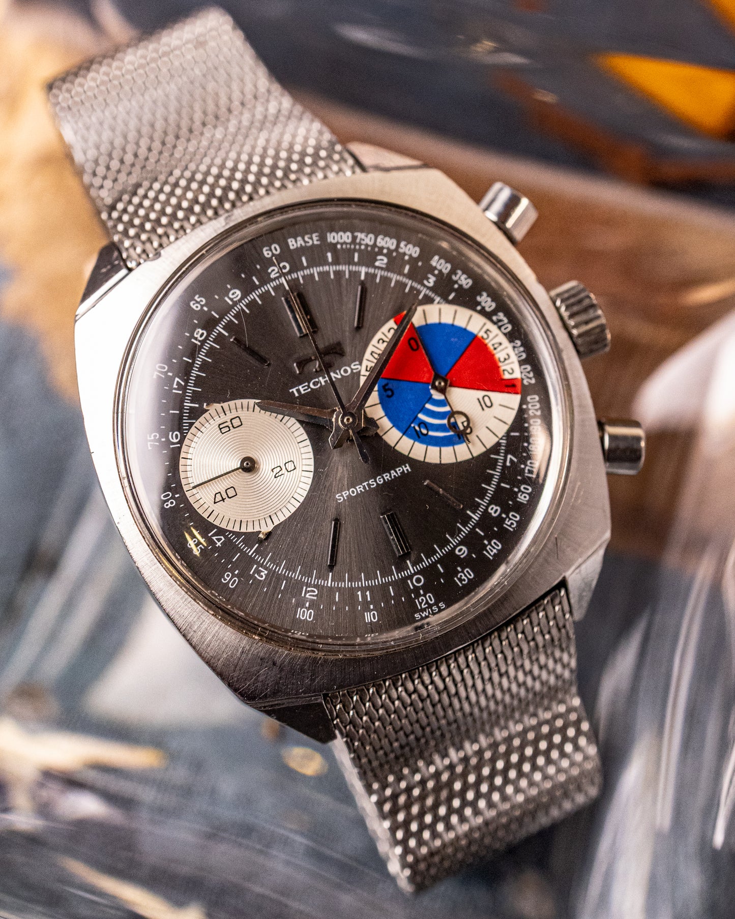 Technos - Sportsgraph - 1970s Chronograph Style