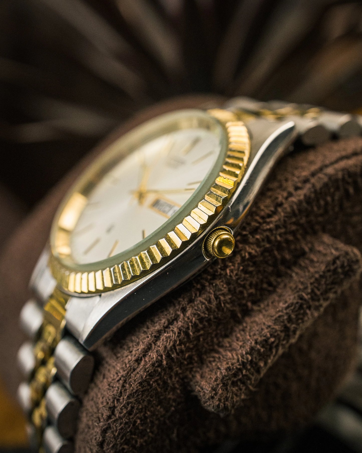 Citizen - CQ Quartz Day-Date - 6100-S28569