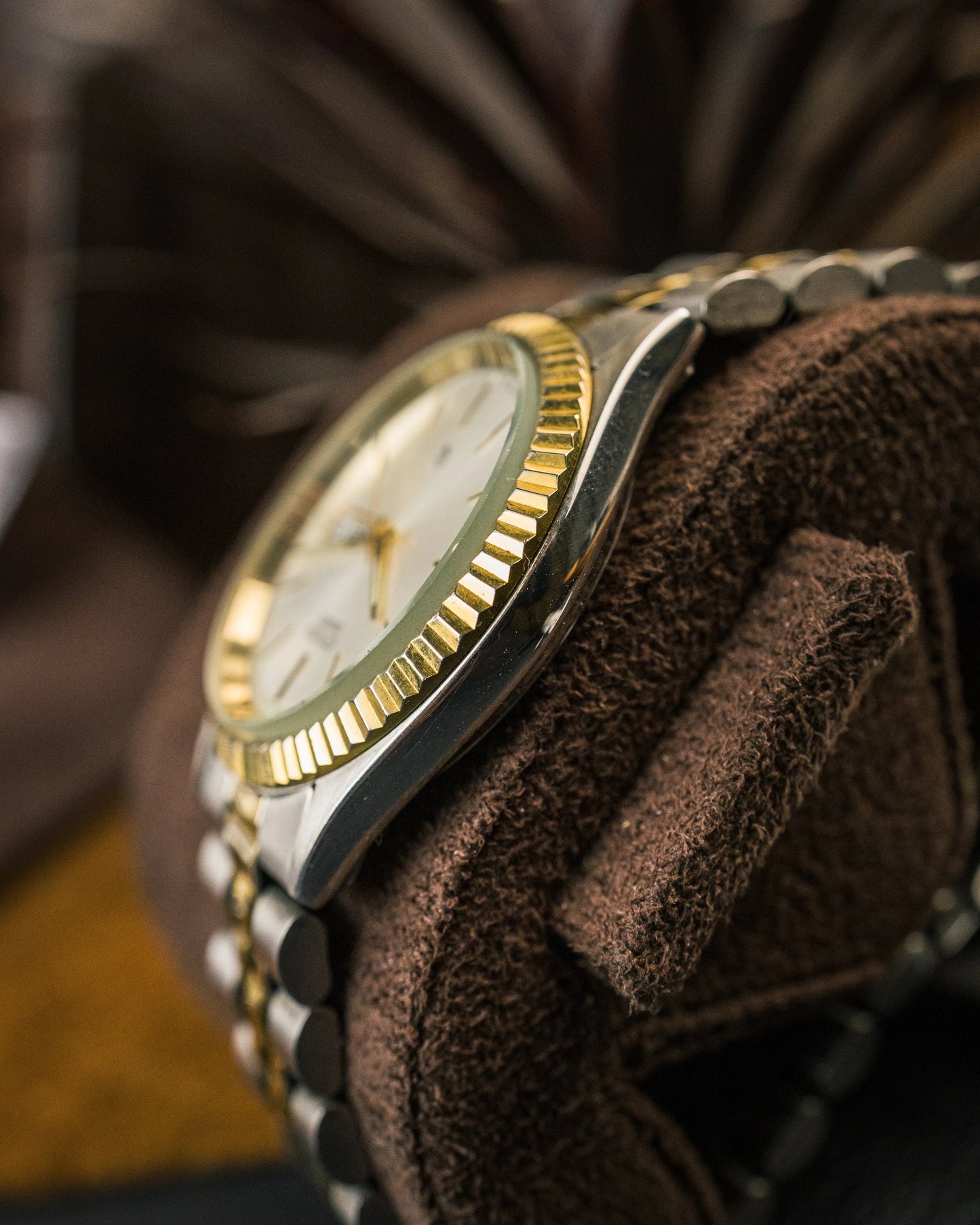 Citizen - CQ Quartz Day-Date - 6100-S28569