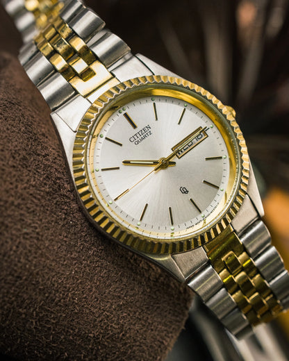 Citizen - CQ Quartz Day-Date - 6100-S28569