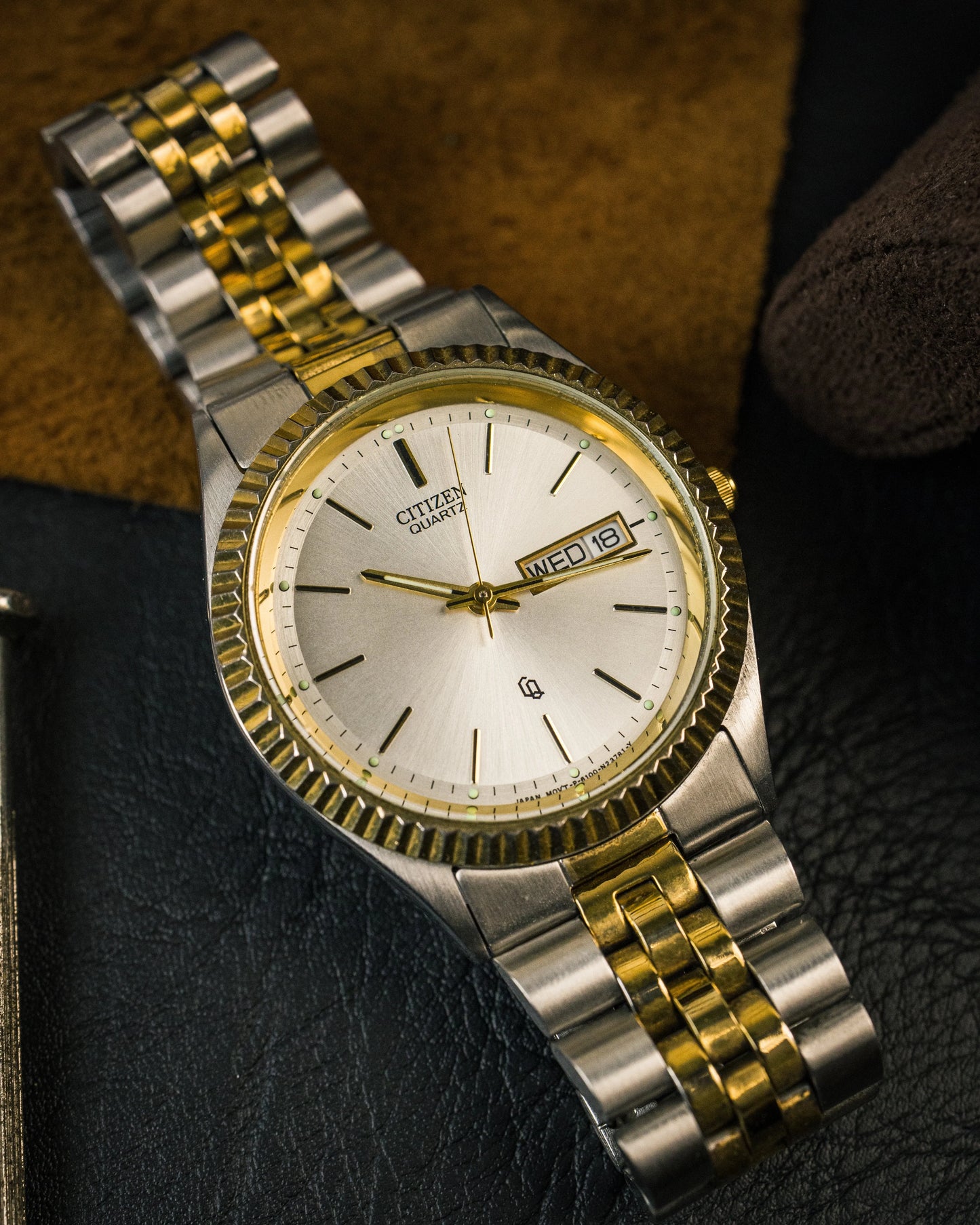 Citizen - CQ Quartz Day-Date - 6100-S28569