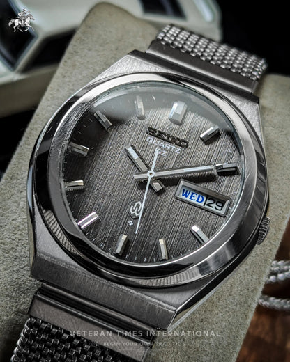 Seiko Quartz QZ - 0923-8030