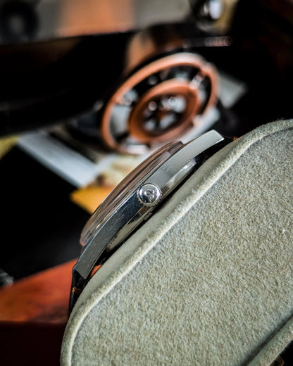 Omega - Geneve Date - 136.041