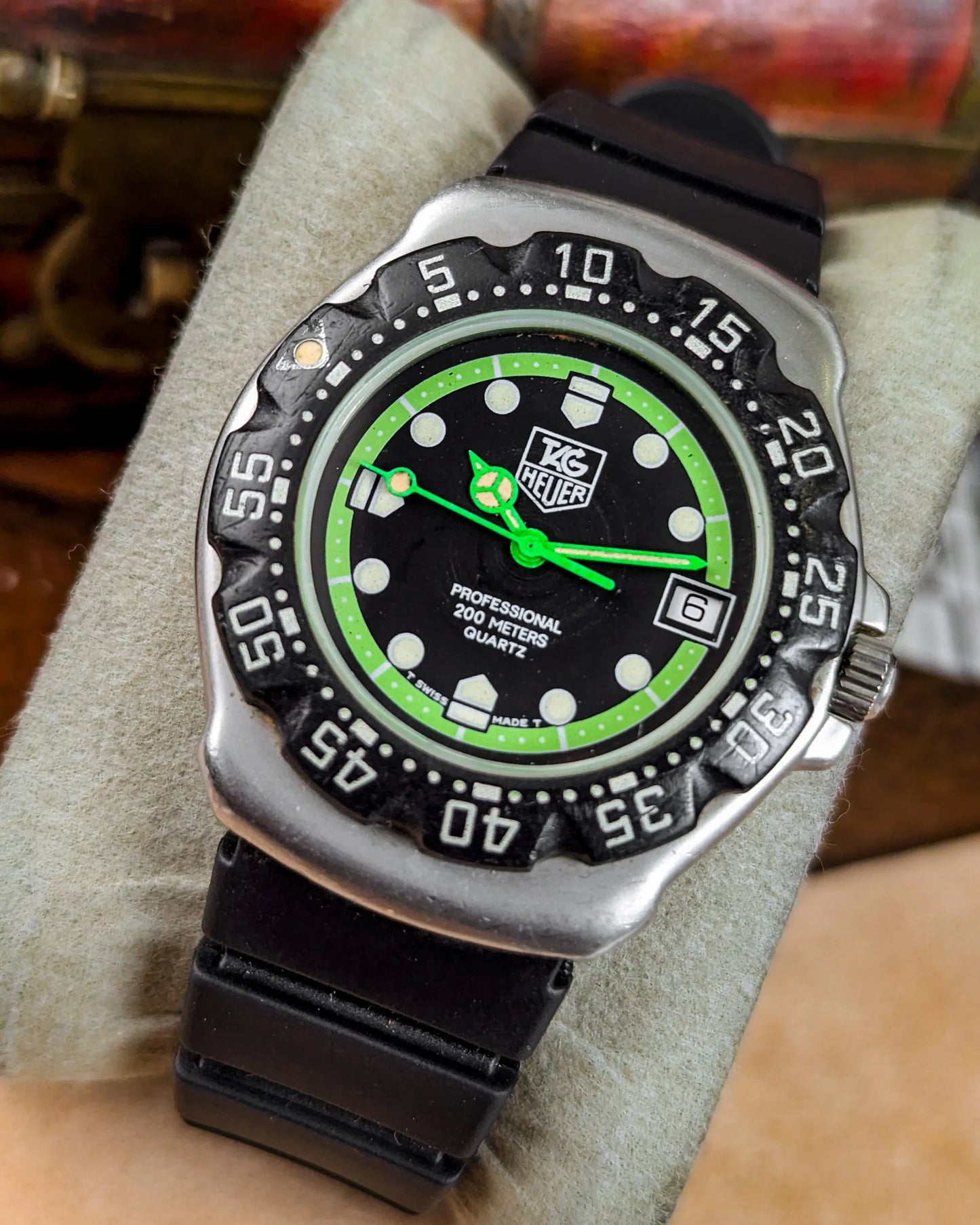 TAG Heuer - Professional 200 Meters - 375.513