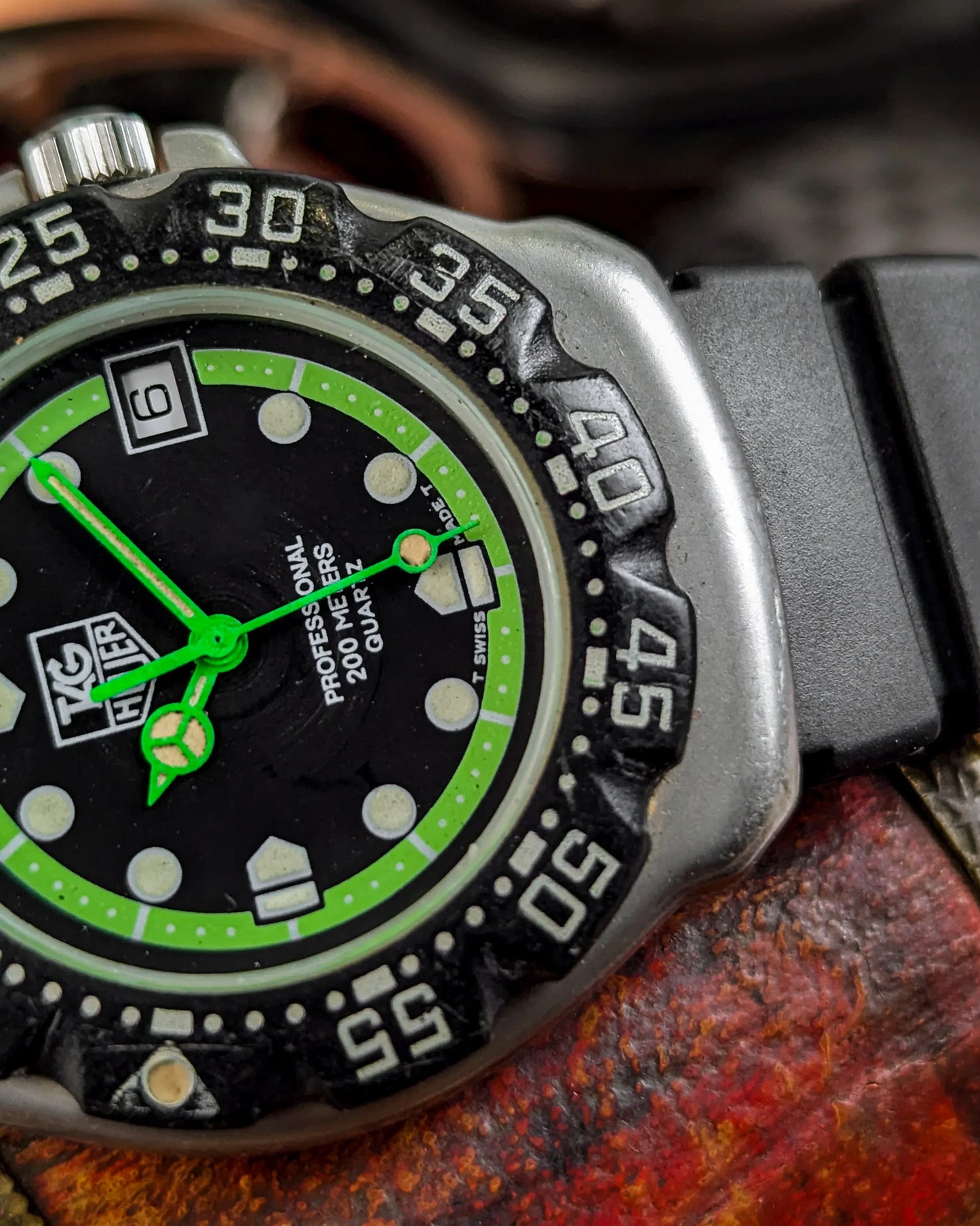 TAG Heuer - Professional 200 Meters - 375.513