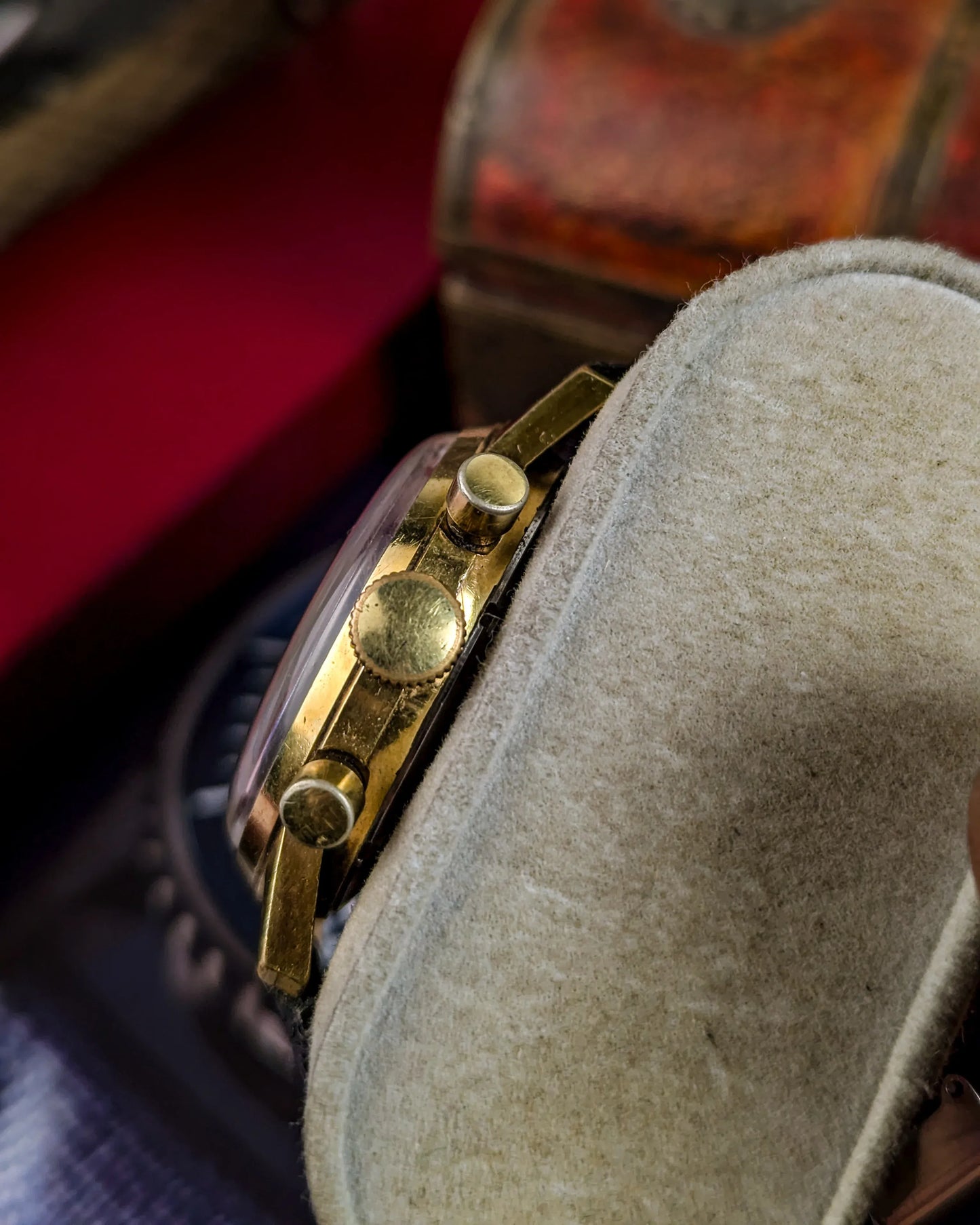 Elgin - Two-Register Chronograph - 329