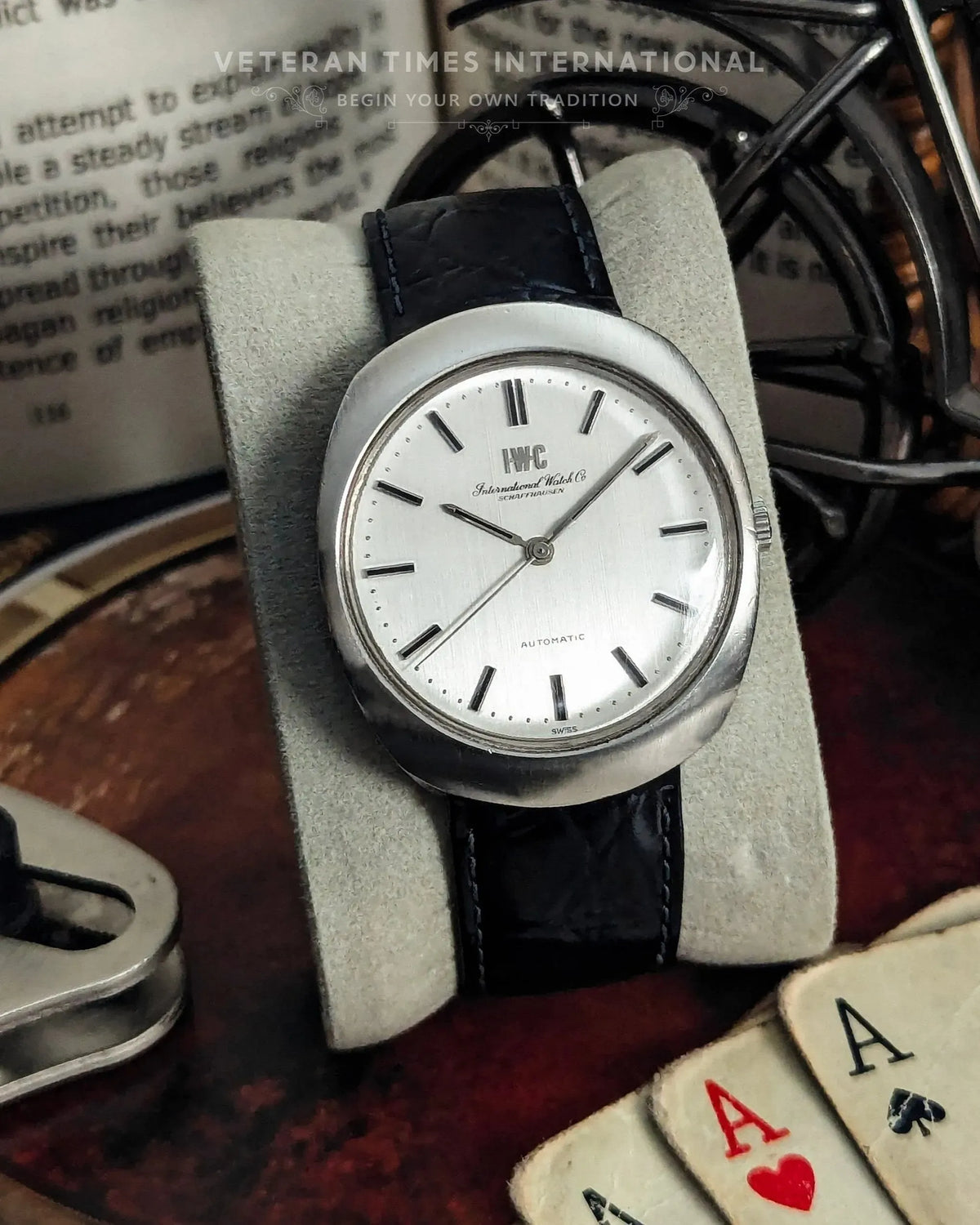 international-watch-company-r-  display picture 1