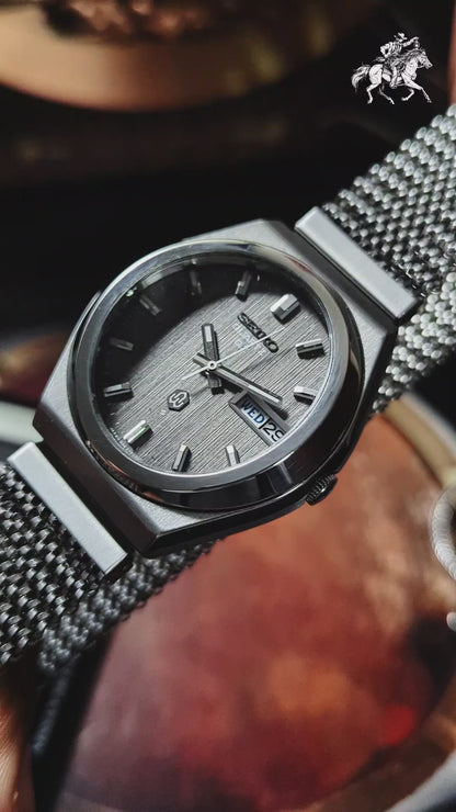 Seiko Quartz QZ - 0923-8030