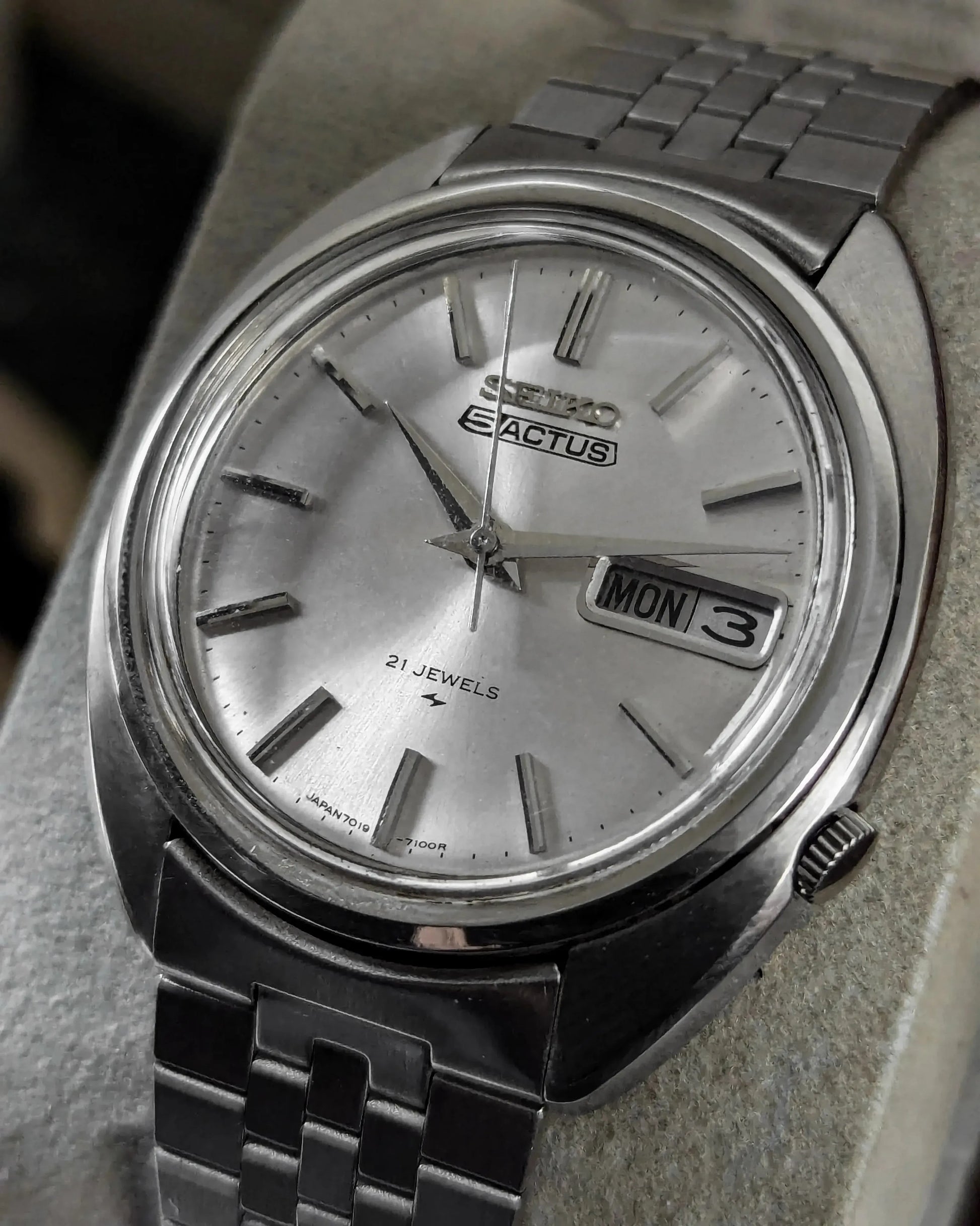 SEIKO5 ACTUS – Veteran Times Int SEIKO5 ACTUS – Veteran Times Int